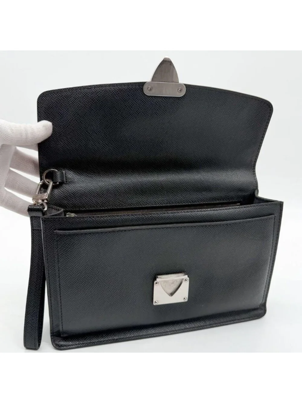 Louis Vuitton Belaia Taiga Clutch Leather